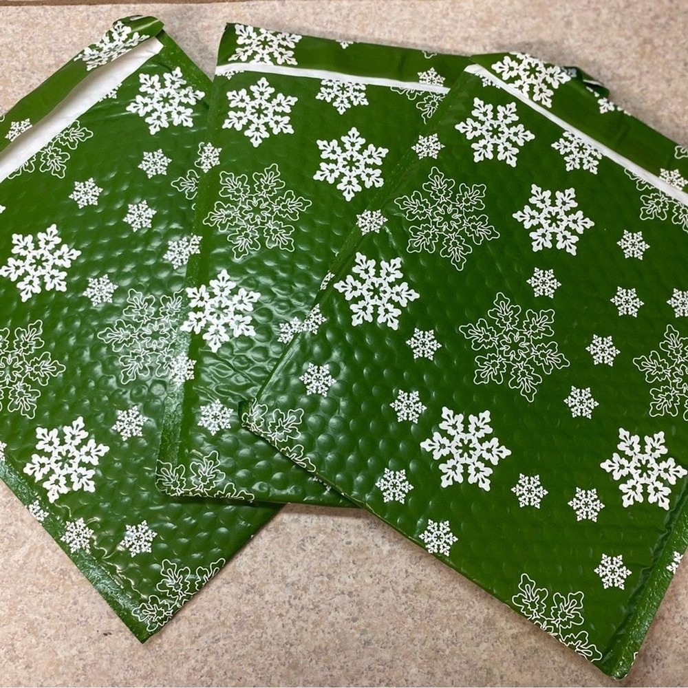 Duck Bubble‎ Wrap Padded Envelope Mailers 8.5x11 Snowflake Christmas Lot of 3